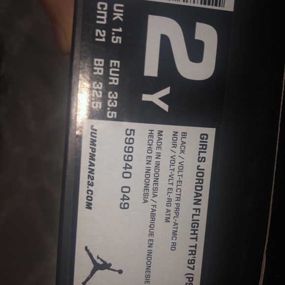 Girls Neon Jordan’s - Picture 4 of 4